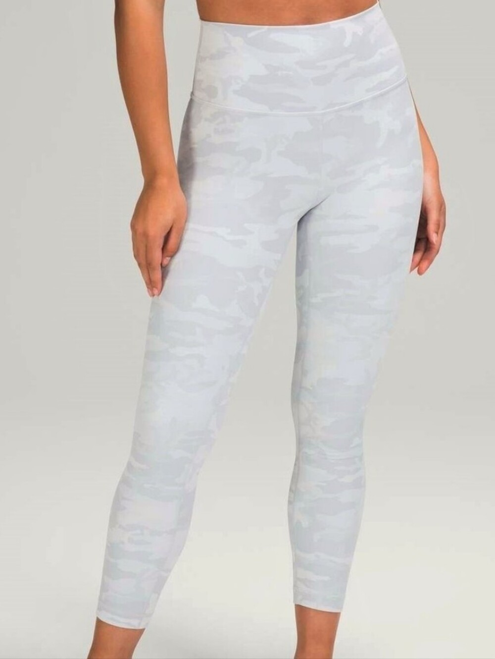 Lululemon wunder under incognito camo jacquard alpine white size 6